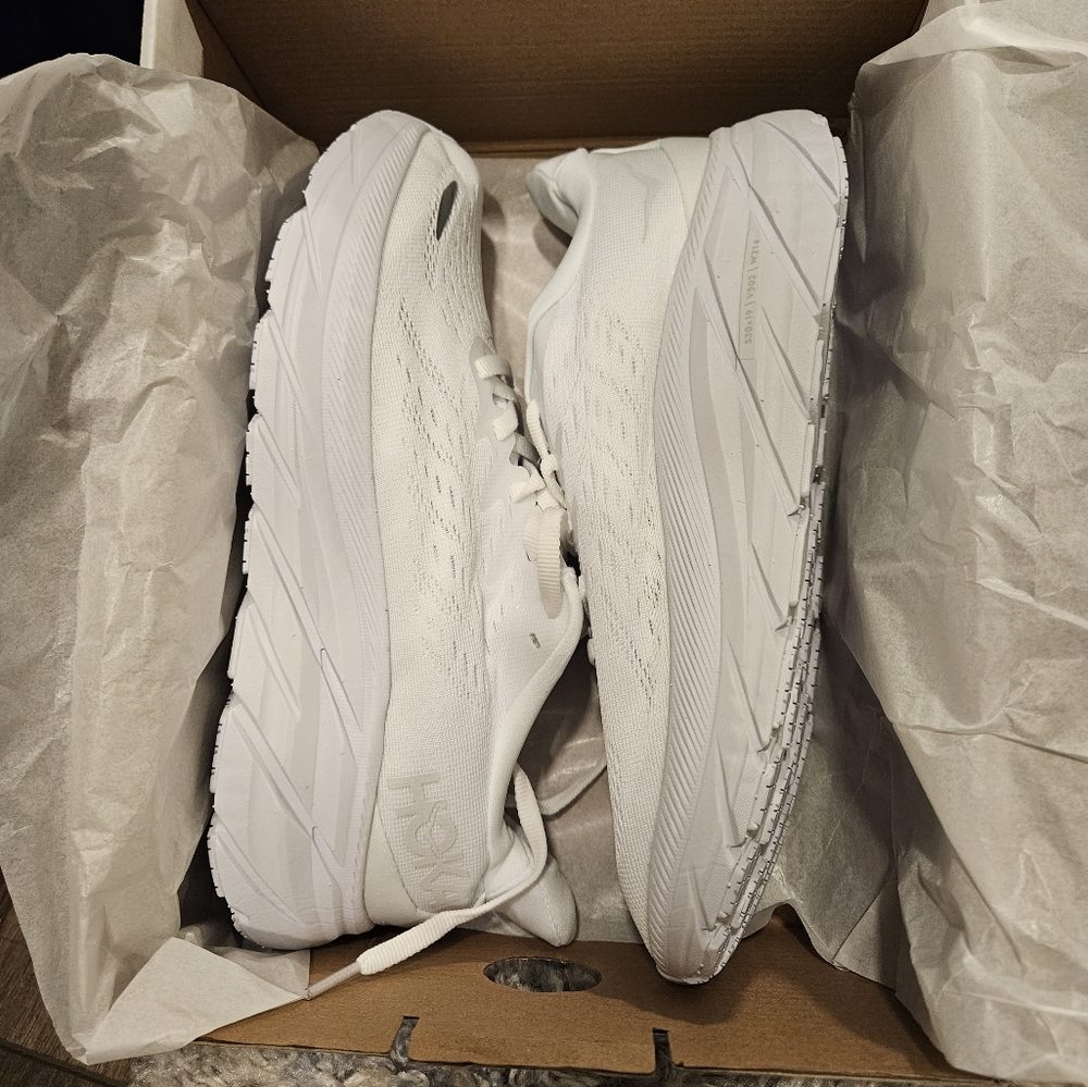 Hoka 1 w Clifton 8 running shoes size 7.5